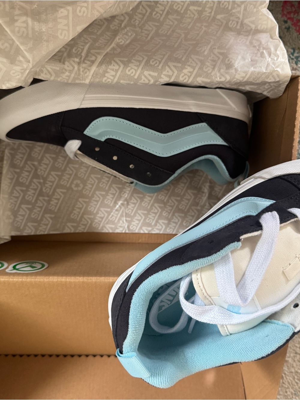 Vans Low-Top Sneakers in dark blue/black and Light Blue - Picture 2 of 5